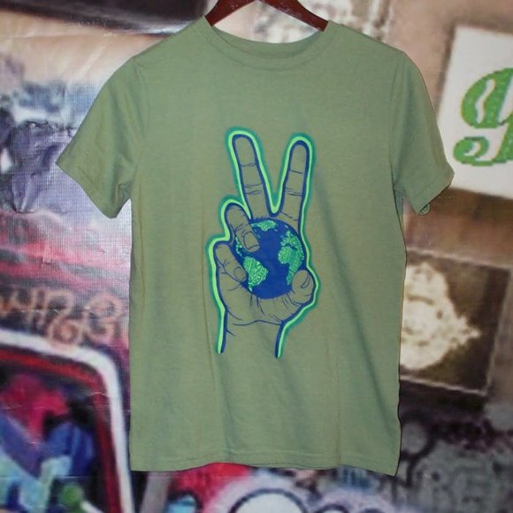 WE ALL NEED SOME "WORLD PEACE" IN THESE TIMES - Picture 4 of 5